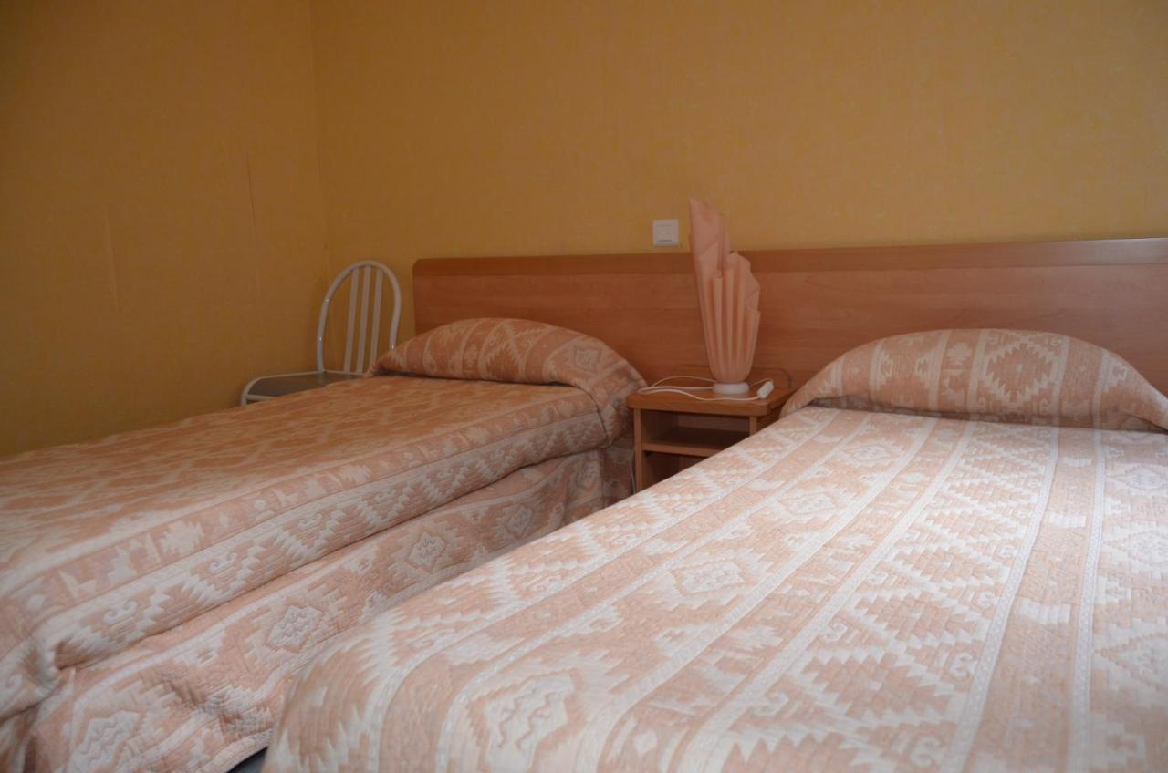 Hotel Montfort ルルド エクステリア 写真