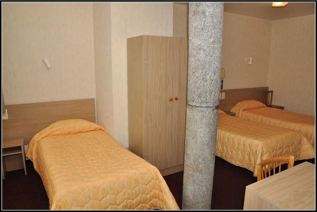 Hotel Montfort ルルド エクステリア 写真